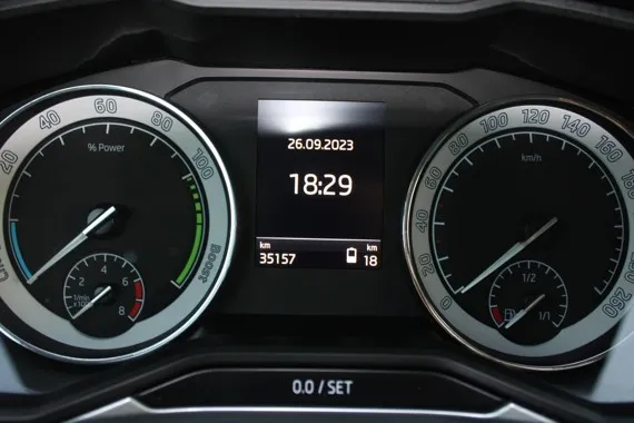 Škoda Superb Combi 1.4 TSi IV Plug in HYBRID AUTOMATIK *NAVI Image 5